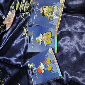 LOT OF MICKEY mouse Main Attreaction Pins